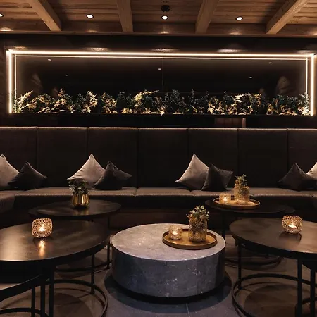 Ξενοδοχείο Alpenhotel Am Schwarzsee 4*