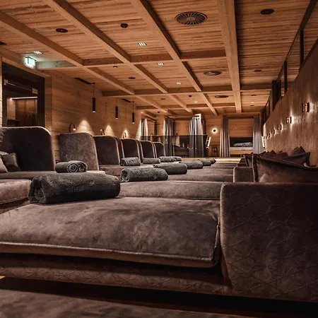 Ξενοδοχείο Alpenhotel Am Schwarzsee 4*