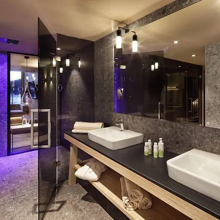 Alpenhotel Am Schwarzsee 酒店 4*